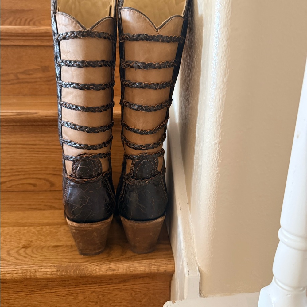 Corral Boots Embroidered Black and Tan Knee-High Heeled Snip Toe Boots - 7.5 - Picture 6 of 14